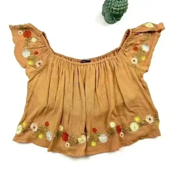 Forever 21  Fawn Embroider Floral Off Shoulder Cropped Boho Peasant Top Size L - Picture 3 of 15